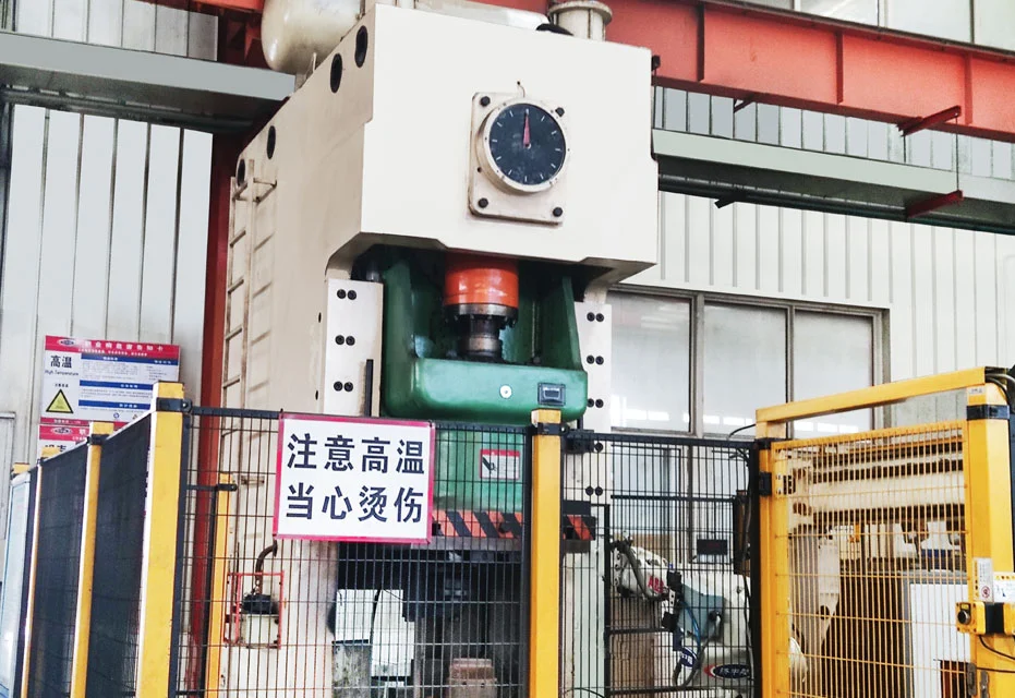 Fixador Industrial Forjamento Quente Formando a Frio